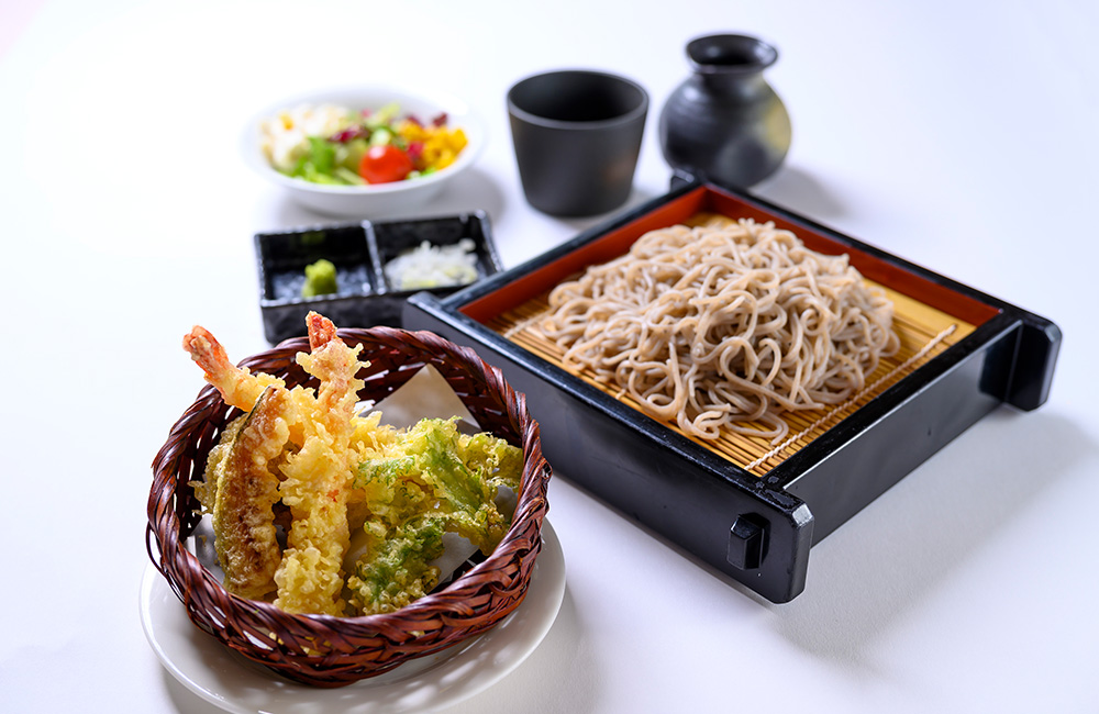 蕎麦と大海老と野菜の天ぷらセット